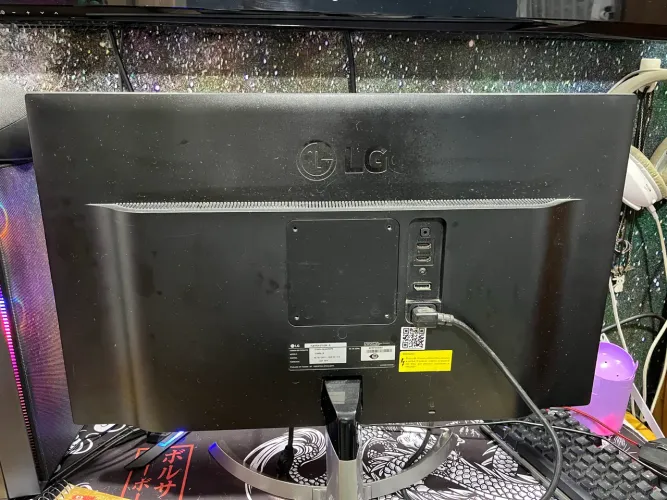 Monitor LG FULL HD 4k 60Hz 27?