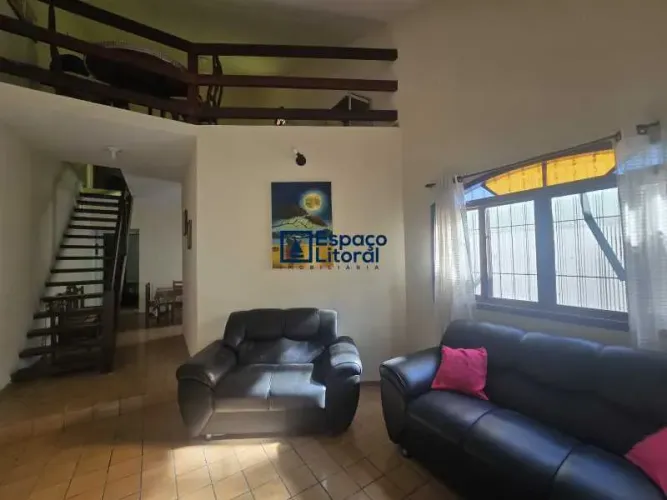 Casa de rua : Sobrado / Residencial / Prainha