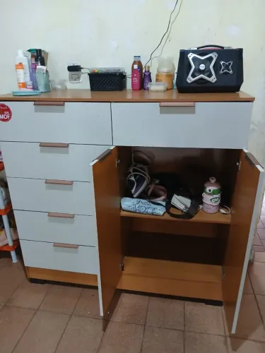 Cômoda 6 gavetas e 2 portas