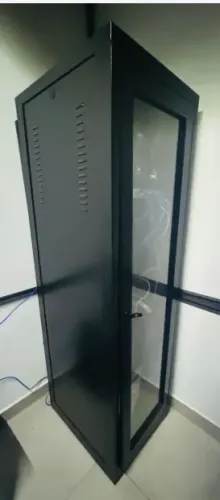 Rack Servidor 44U Completo - Ventilação + Régua + 2 Bandejas