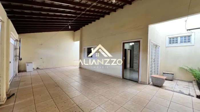 Casa Residencial Bairro Jardim Eugênio Mendes Lopes em Ribeirão Preto/SP. Alianzzo Imóveis