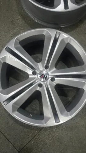 Roda aro 18 Volkswagen Tiguan Prata Gol 4X100 jogo novo