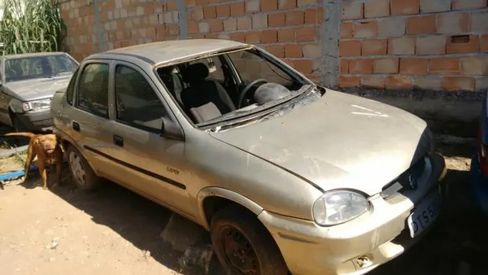 Corsa sedan 2007 sucata para retirada de peças