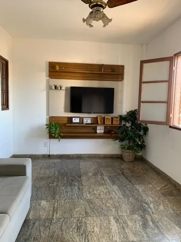 Vende-se Casa Colonial Duplex, Excel. Negócio, próx ao Super Bom, Jóquei Club.