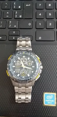 Baixei Citizen eco drive Blue Angels Titânio 
