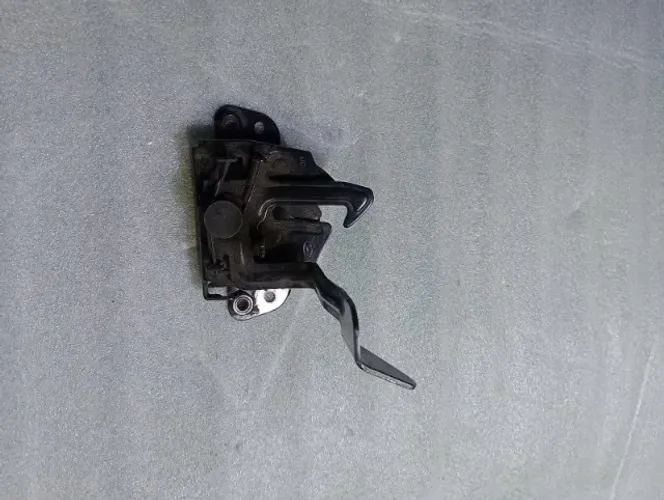 Fechadura do Capô Chevrolet Tracker 2021