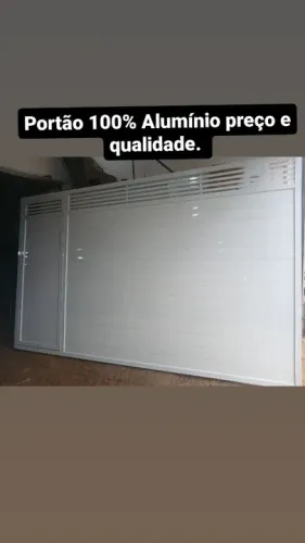 Portões de alumínio.