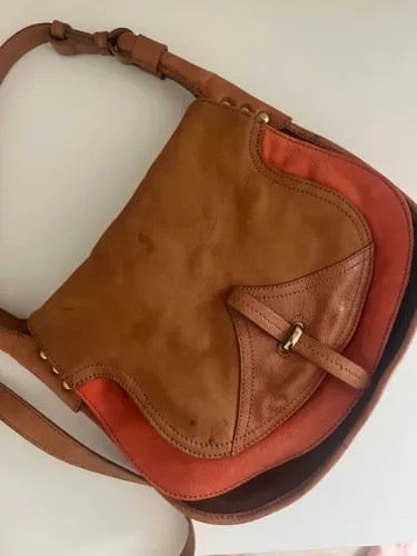 Bolsa Arezzo Marrom com detalhes em Laranja
