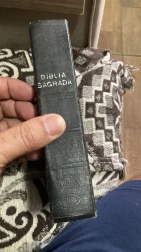 Bíblia sagrada com erros de impressão em Dn. 9.2