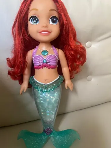 Ariel boneca
