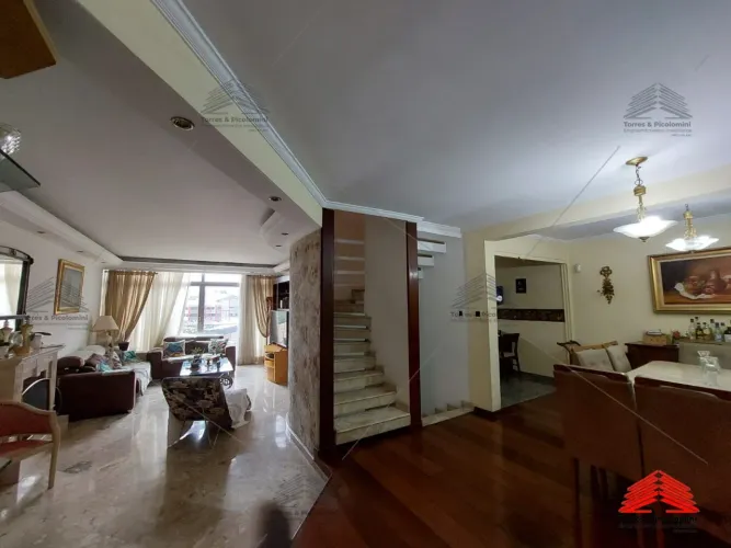 Sobrado à venda, Moóca, 286 m2, com piscina, churrasqueira, 3 dormitórios (1 suite), 3 vag