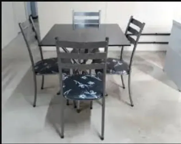 Excelente conjunto de mesa ! Perfeita na sua sala e cozinha