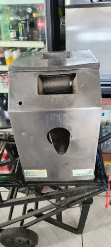 Máquina Profissional de Caldo de Cana (Garapeira Elétrica Ibox) - Oportunidade Imperdível!