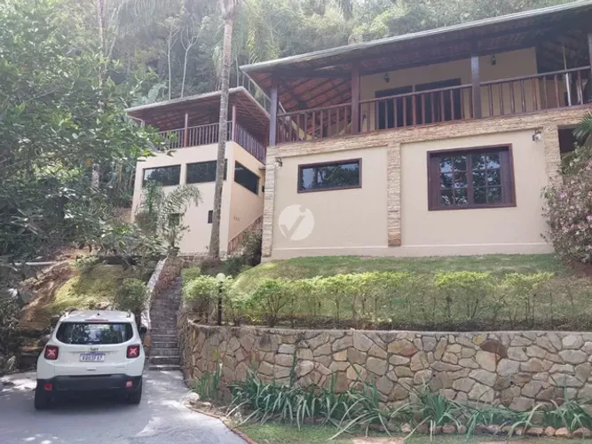 Casa em condomínio à venda em Rio Acima