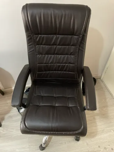 ? Cadeira Presidente Premium - Couro Sintético Marrom