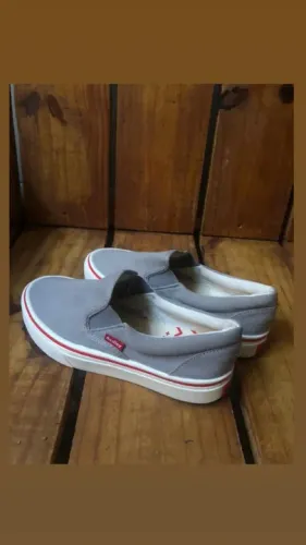 Tênis Slip Redley Novo, tamanho 37. Confira mais detalhes na descrição.