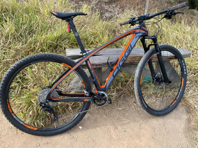Bike Oggi Agile Pro - aro 29 - 11V - Carbono