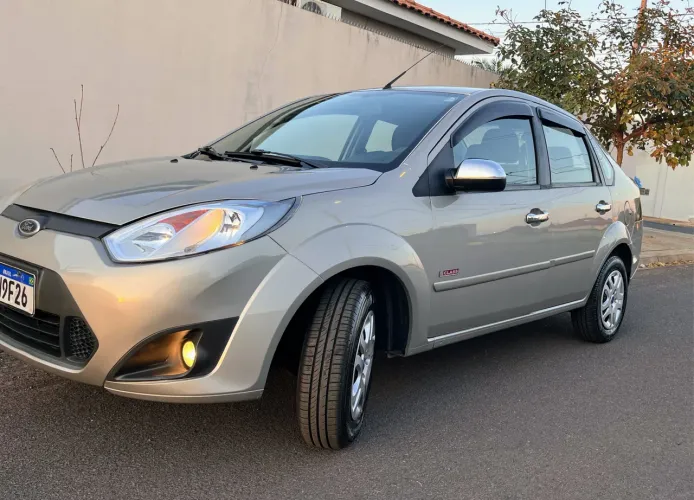 Ford Fiesta Sed. 1.6 8V Flex 4P 2013