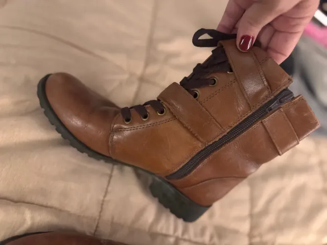 Bota couro marrom 36