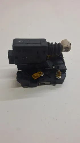 Fechadura Porta Dianteira Lado Direita Renault Clio 2014