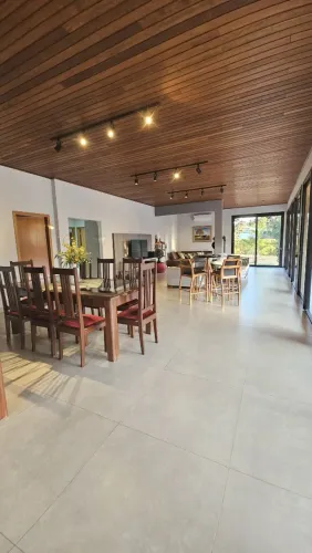 Chácara em Goiânia no condomínio Paraíso tropical, 7 minutos do campus samambaia da UFG.