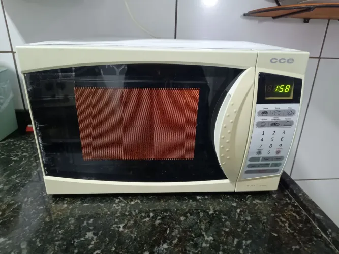 Microondas CCE 20 litros 