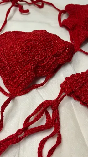 Biquíni de Crochê Vermelho - Feito à Mão