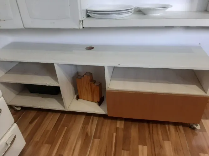 Rack de madeira, medidas: C1,42 X A42cm× L 30cm