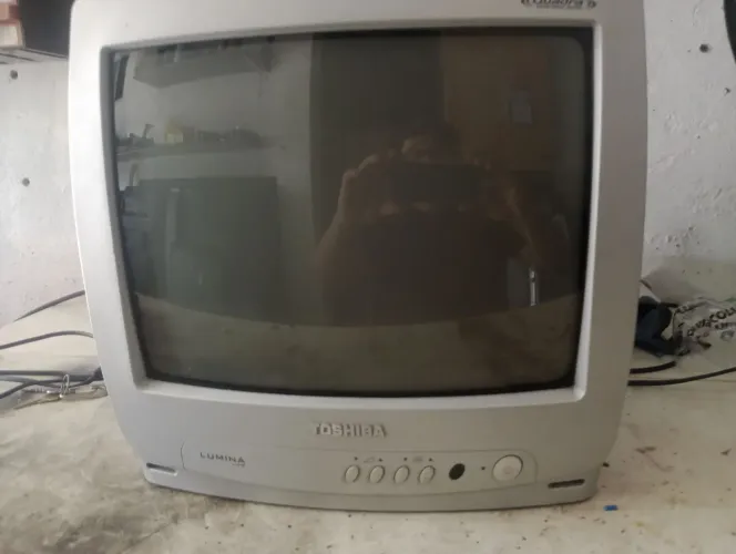 Tv 14 Semp em ótimo estado 