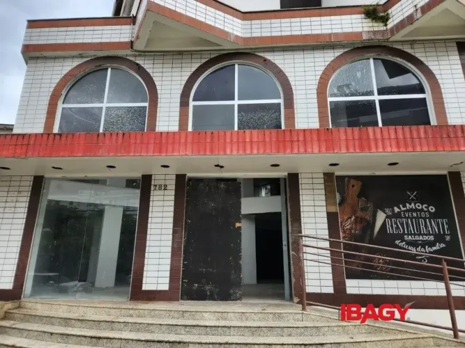 Oportunidade! Loja em Carvoeira - Florianópolis
