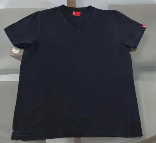Camiseta Levis Média