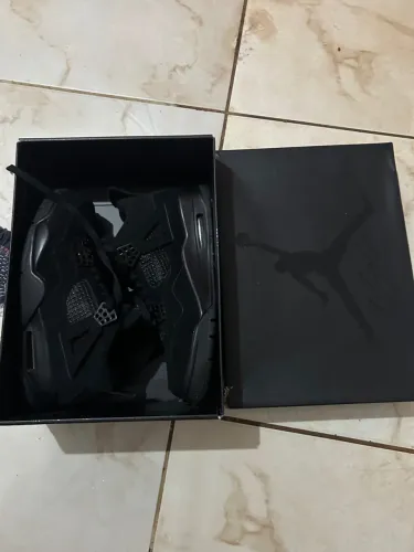 Air Jordan 4 Black 