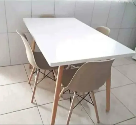 Vendo mesas de jantar novas de fábrica (não acompanha cadeiras)