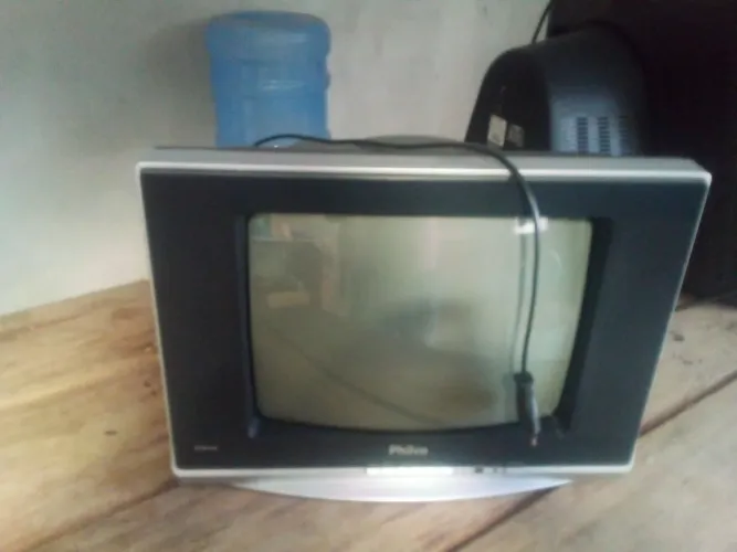 3 TVs de tubo