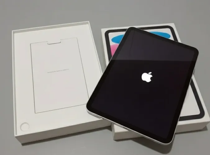 iPad 10ª geração 64GB Prata + Case + Pencil Baseus - Estado de novo + Garantia até 2026