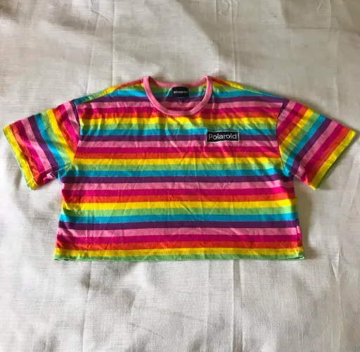 blusa cropped polaroid colorida