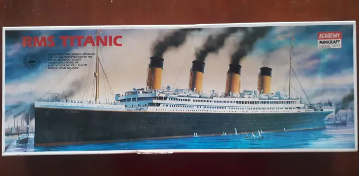 Kit Academy Minicraft Titanic escala 1/350