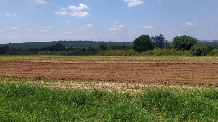 Terreno 1.700 m² nos Mirandas em Tatuí -SP! Oportunidade chamaaaa...