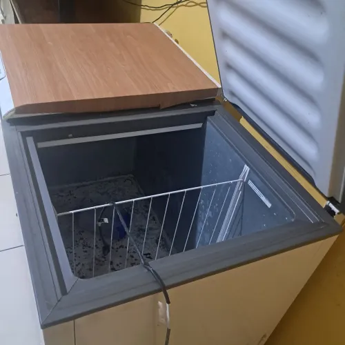 Freezer e refrigerador(duas funções)