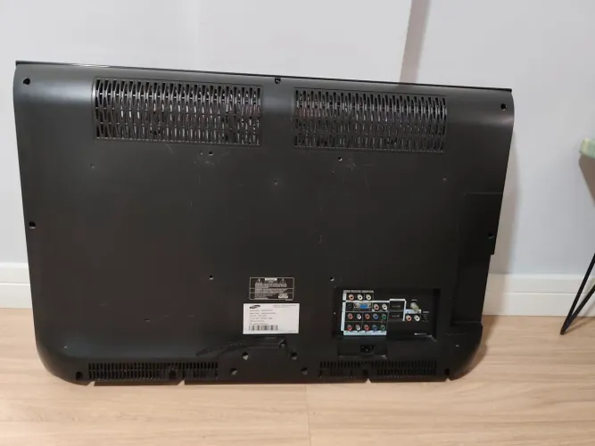 Tv Samsung 32" com defeito. Tela branca 