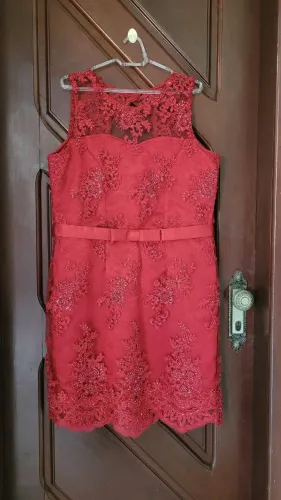 Vestido vermelho curto para festa