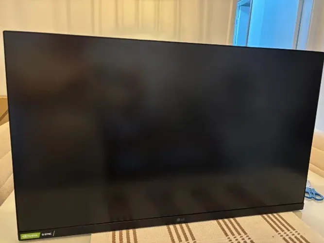 Monitor Gamer Ultragear LG 27 - para aproveitamento de peças