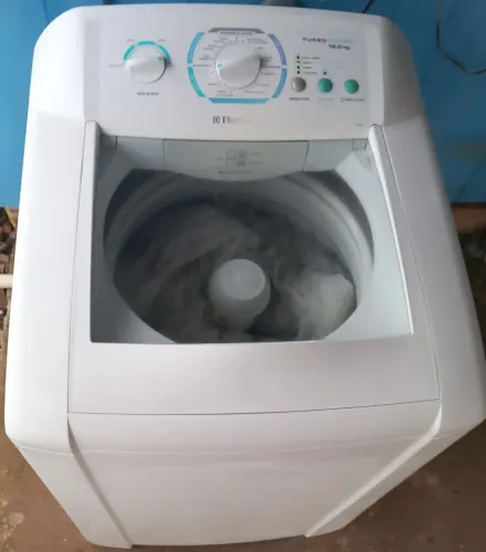 VENDO MAQUINA DE LAVAR ROUPAS ELECTROLUX 12 KG