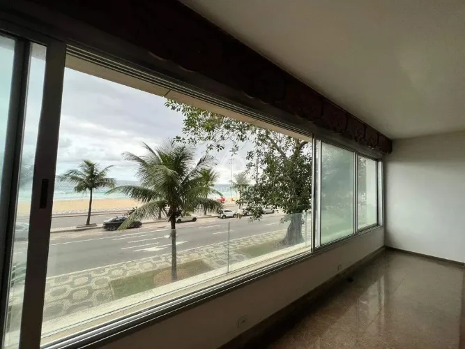 Apartamento 4 quartos, suíte, 290 m², 2 vagas de garagem, Leblon.