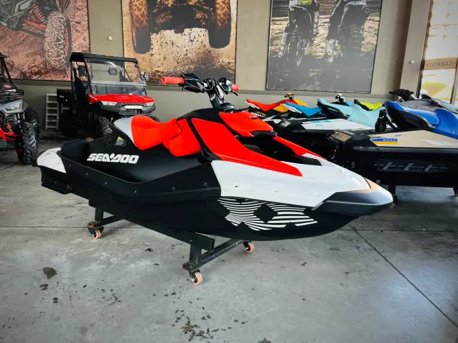 JET SKI SPARK TRIXX ANO 2024 ESTADO DE ZERO
