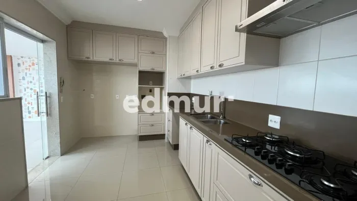 COBERTURA para ALUGUEL com 250m² no bairro Vila Floresta com 3 quartos e 3 vagas. Santo An