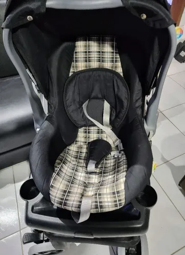 Carrinho de marca, confortável e seguro