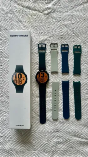 Galaxy Watch4 BT 40mm - Preto / Acompanha 4 pulseiras