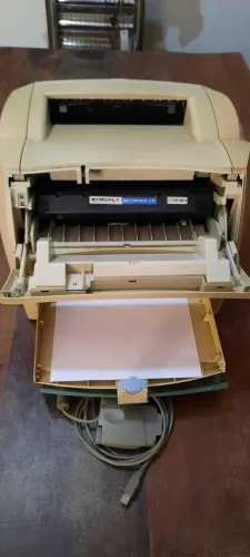 Impressora Hp Laserjet 1000 (item Para Recuperar Ou Peças)