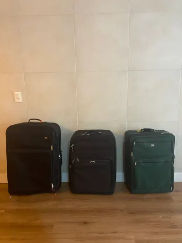 Bagagem - tem uma 32kg e um 23kg